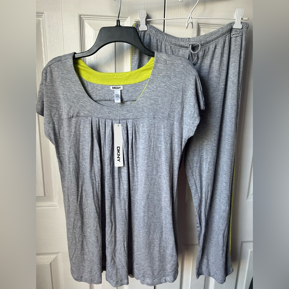 DKNY Gray 2 Piece Pajama Sleep Set - Size Small NWT